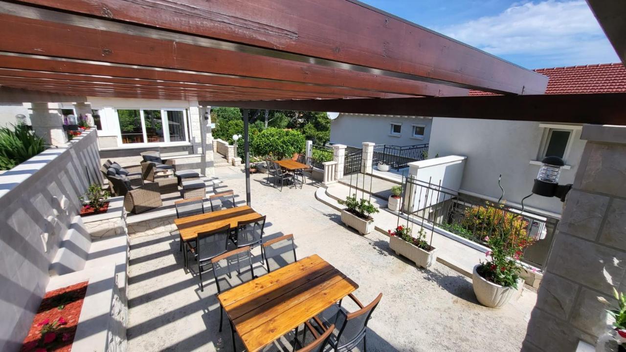 לומבארדה Villa Apartments Mate Cebalo מראה חיצוני תמונה