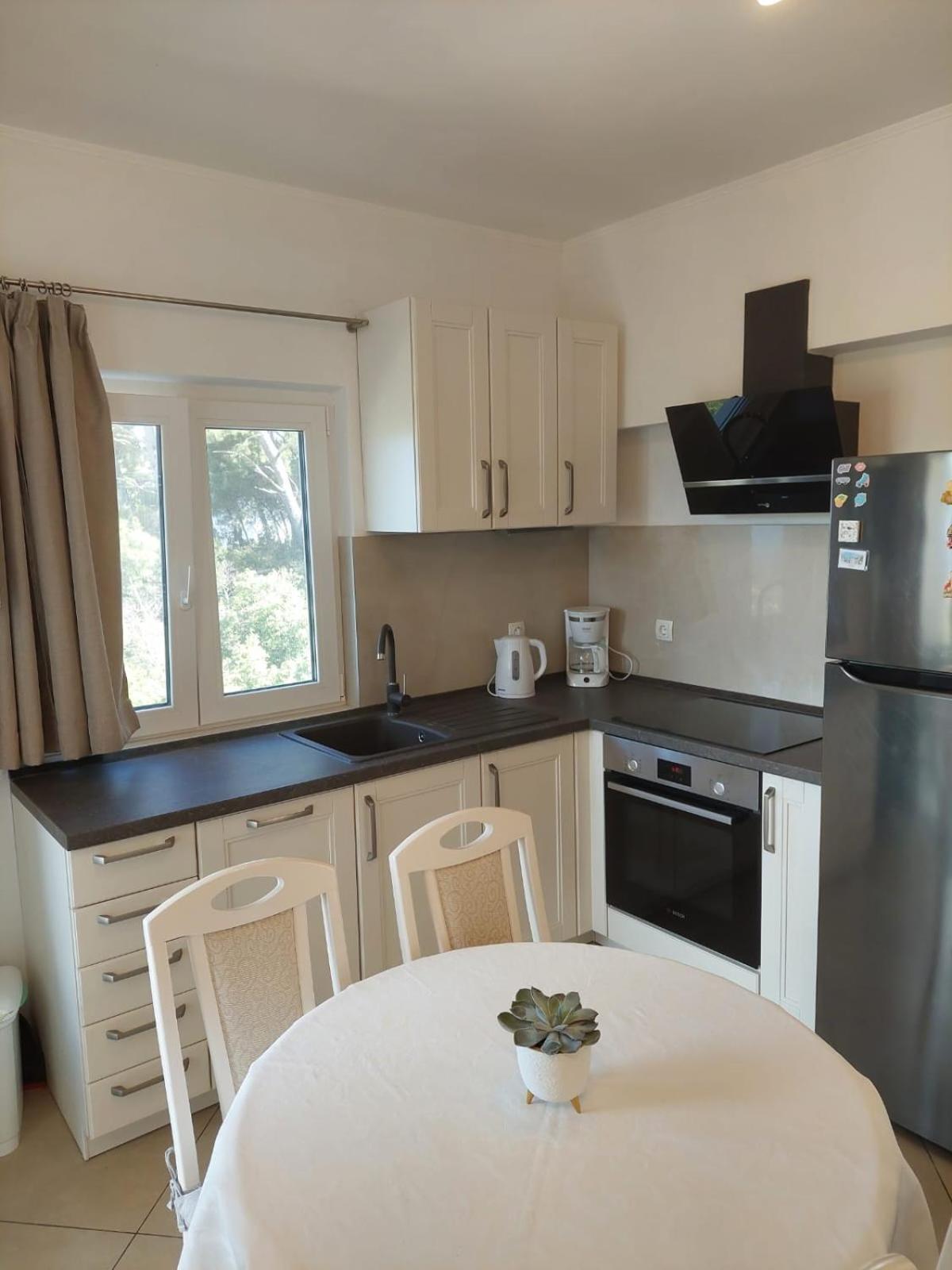לומבארדה Villa Apartments Mate Cebalo מראה חיצוני תמונה
