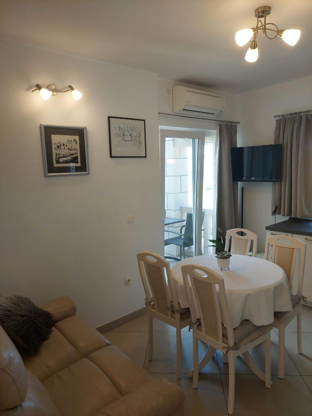 לומבארדה Villa Apartments Mate Cebalo מראה חיצוני תמונה